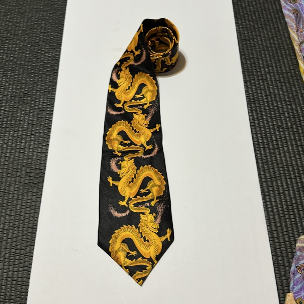 Georgio Armani Cravatte black tie with Chinese Dragons. NWT